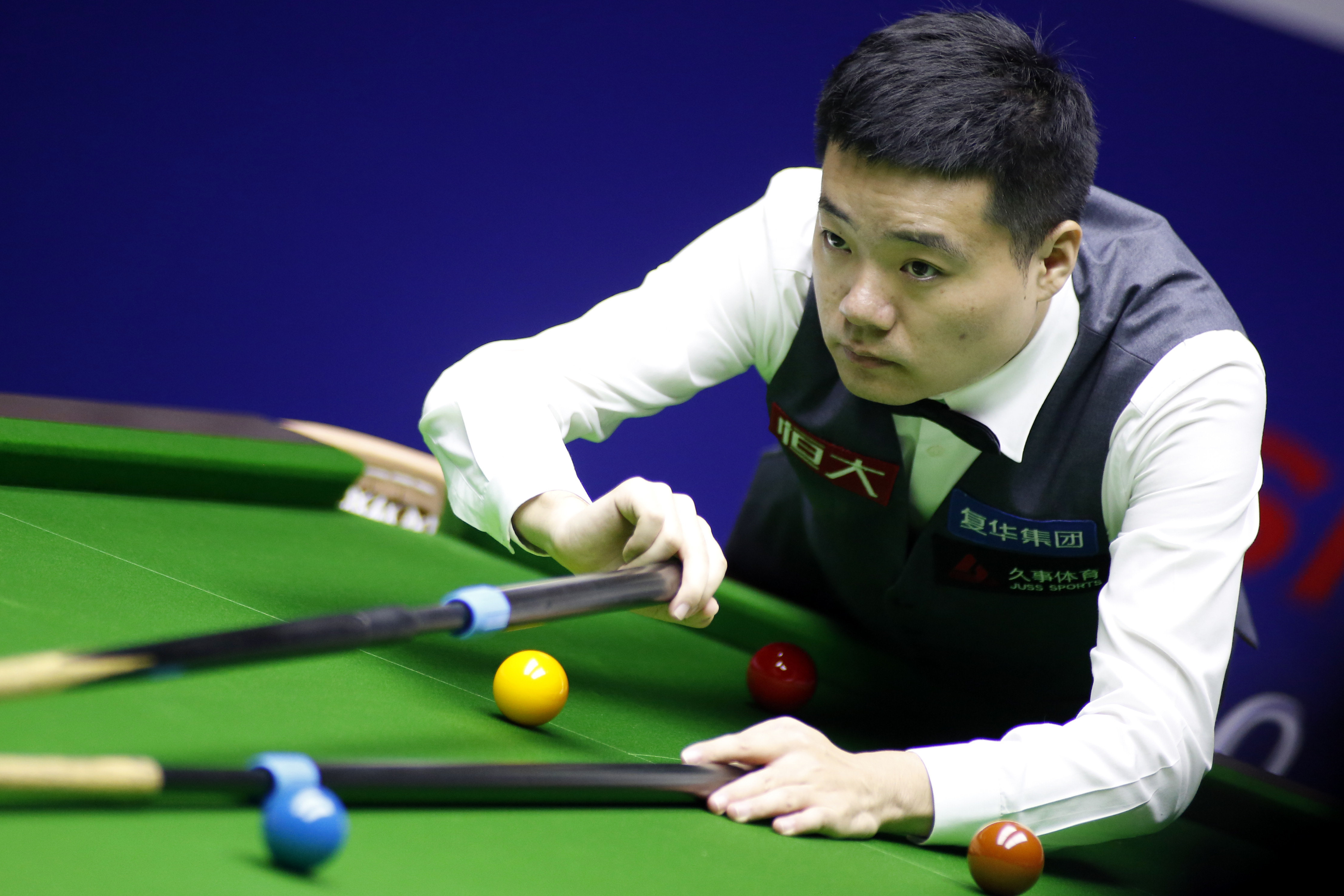 而墨士廉则 而墨士廉则